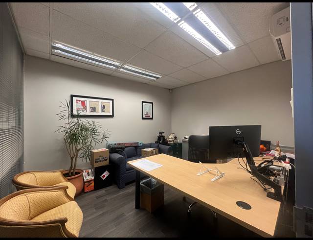 121M² OFFICE TO LET IN ROSEBANK